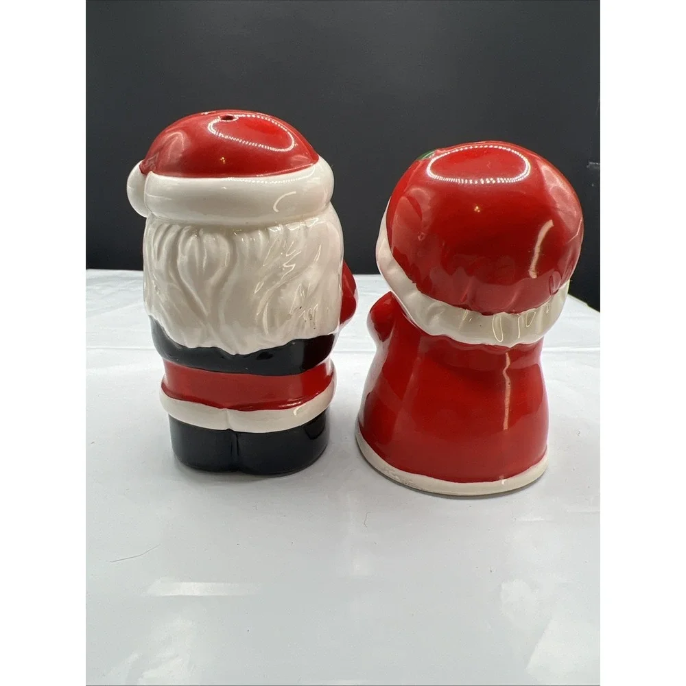 Vintage  Christmas Ceramic Kissing Santa and Mrs. Claus Salt and Pepper Shakers